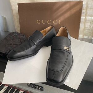 Gucci black leather loafers dress shoes derby moccasins 
Follones Nero size 39
